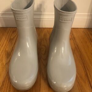 Women’s light gray Hunter Chelsea rain boots size 8 - worn twice